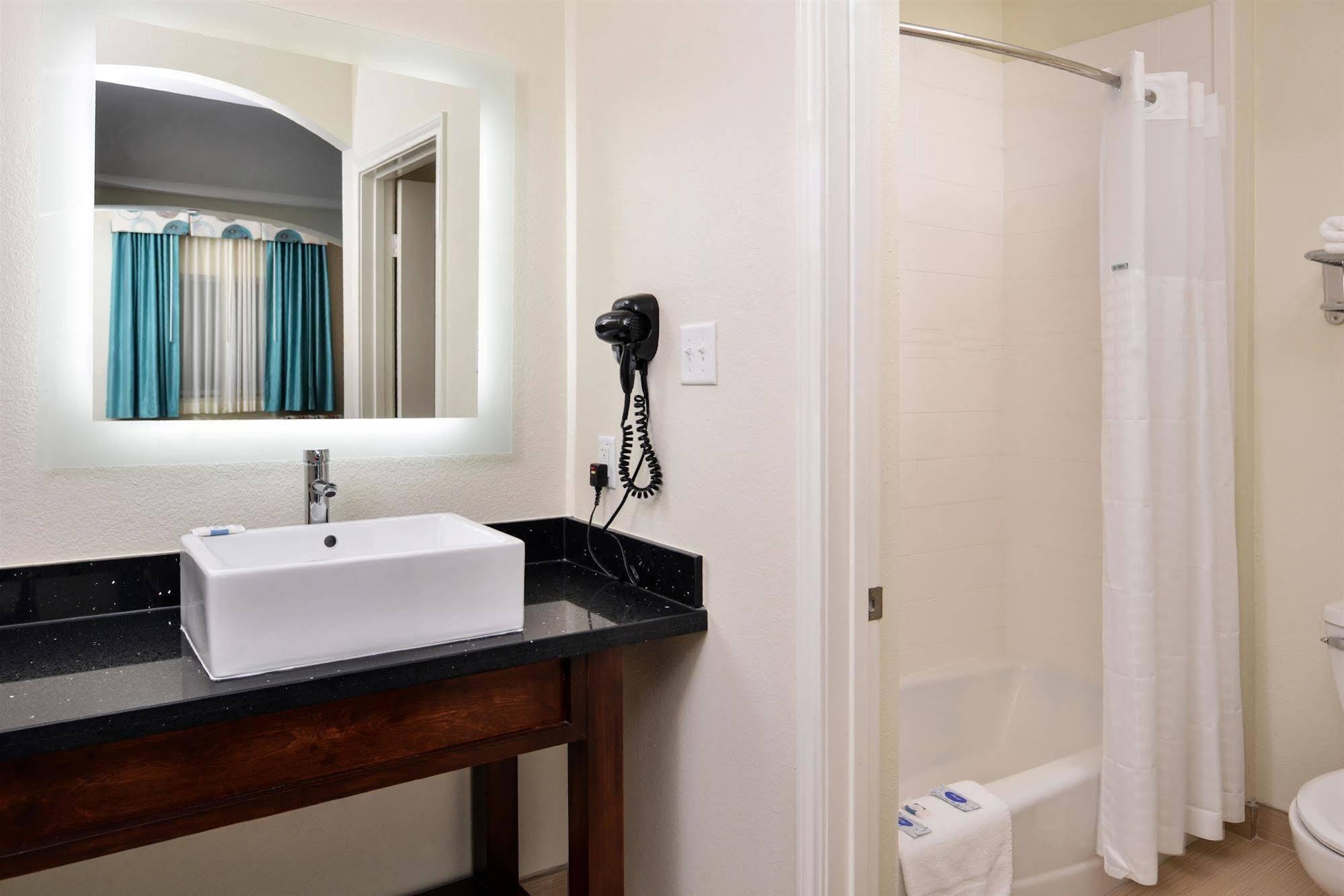 Americas Best Value Inn & Suites Spring / N. Houston Exteriér fotografie